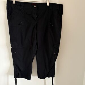 Guess Black Cargo Bermuda Shorts Capri with Tailored Fit Pockets Size L